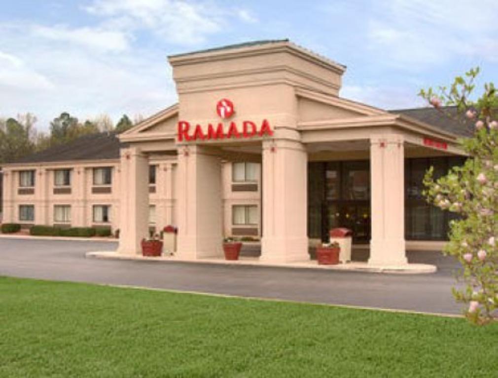 Ramada By Wyndham Tuscaloosa Hotel Esterno foto