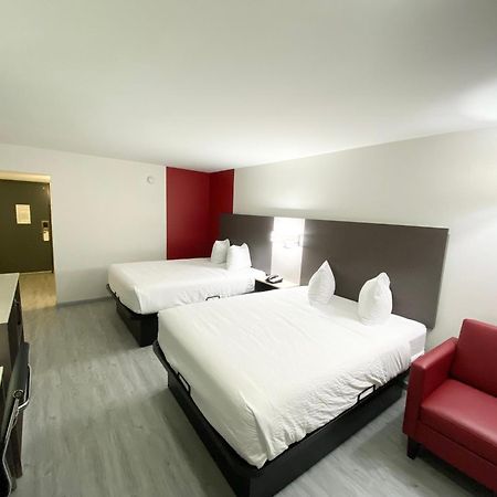 Hotel Ramada By Wyndham Tuscaloosa Esterno foto