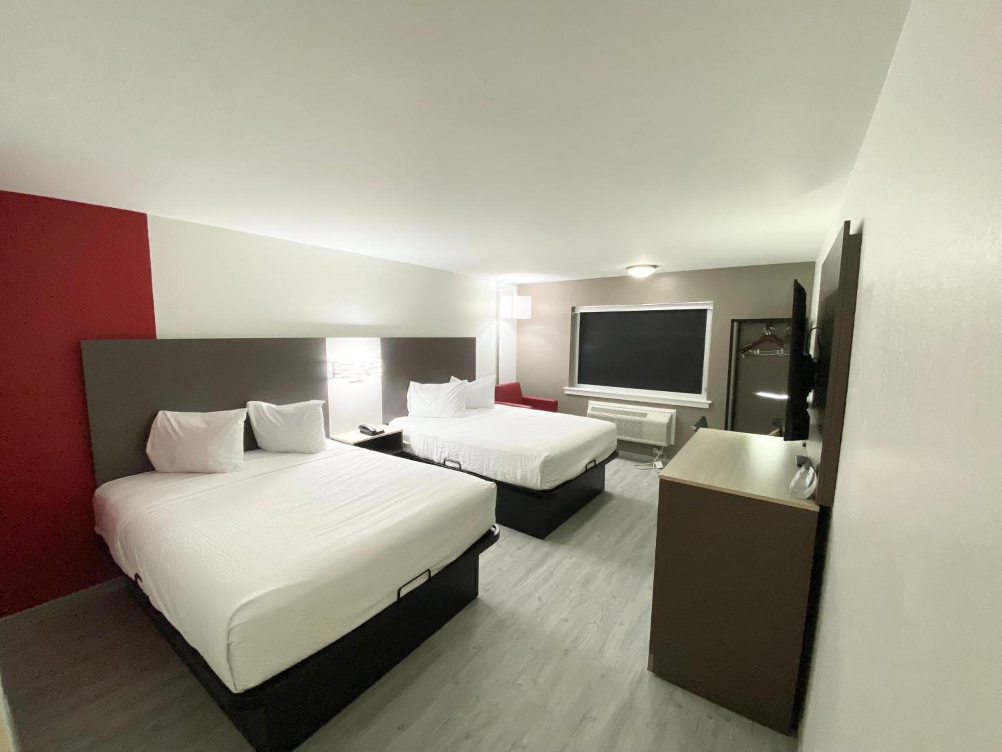 Hotel Ramada By Wyndham Tuscaloosa Esterno foto