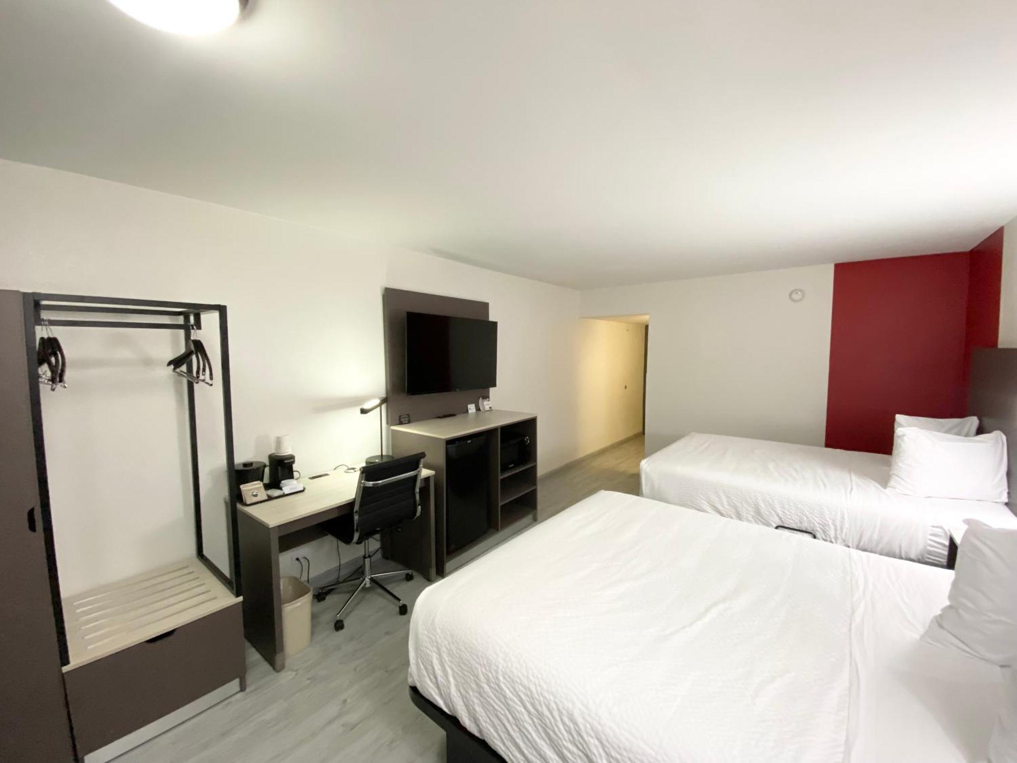 Hotel Ramada By Wyndham Tuscaloosa Esterno foto