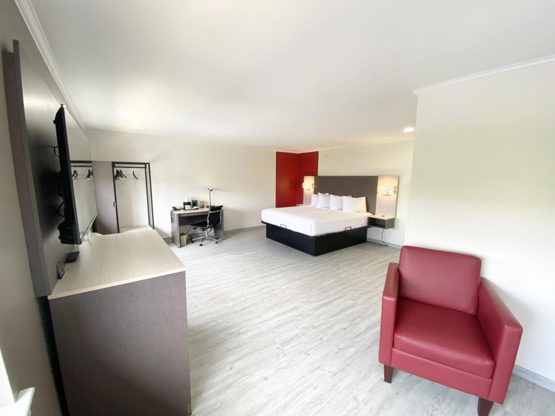 Hotel Ramada By Wyndham Tuscaloosa Esterno foto