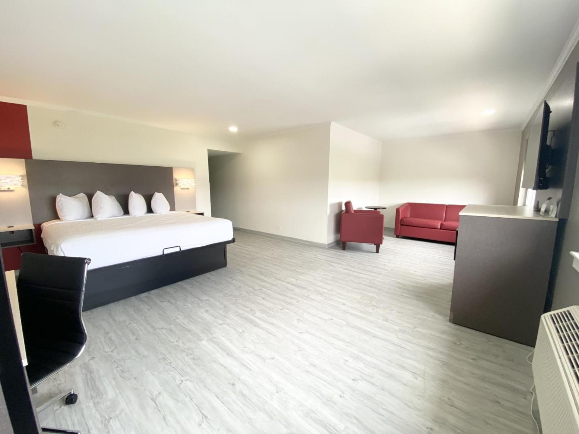 Hotel Ramada By Wyndham Tuscaloosa Esterno foto