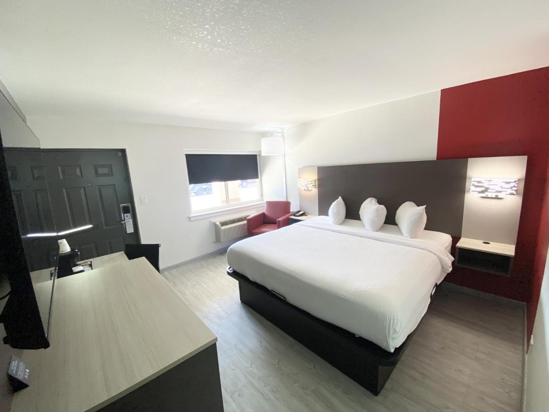 Hotel Ramada By Wyndham Tuscaloosa Esterno foto