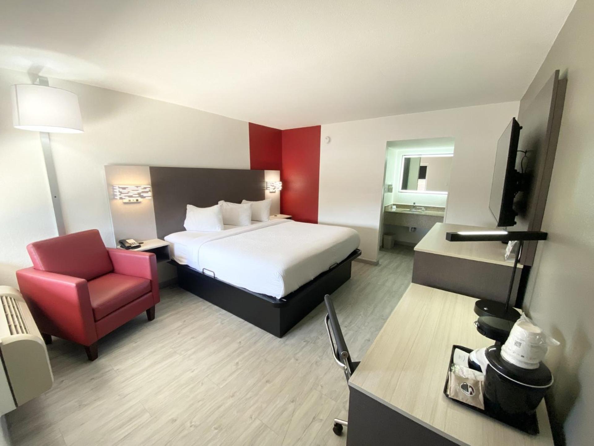 Hotel Ramada By Wyndham Tuscaloosa Esterno foto