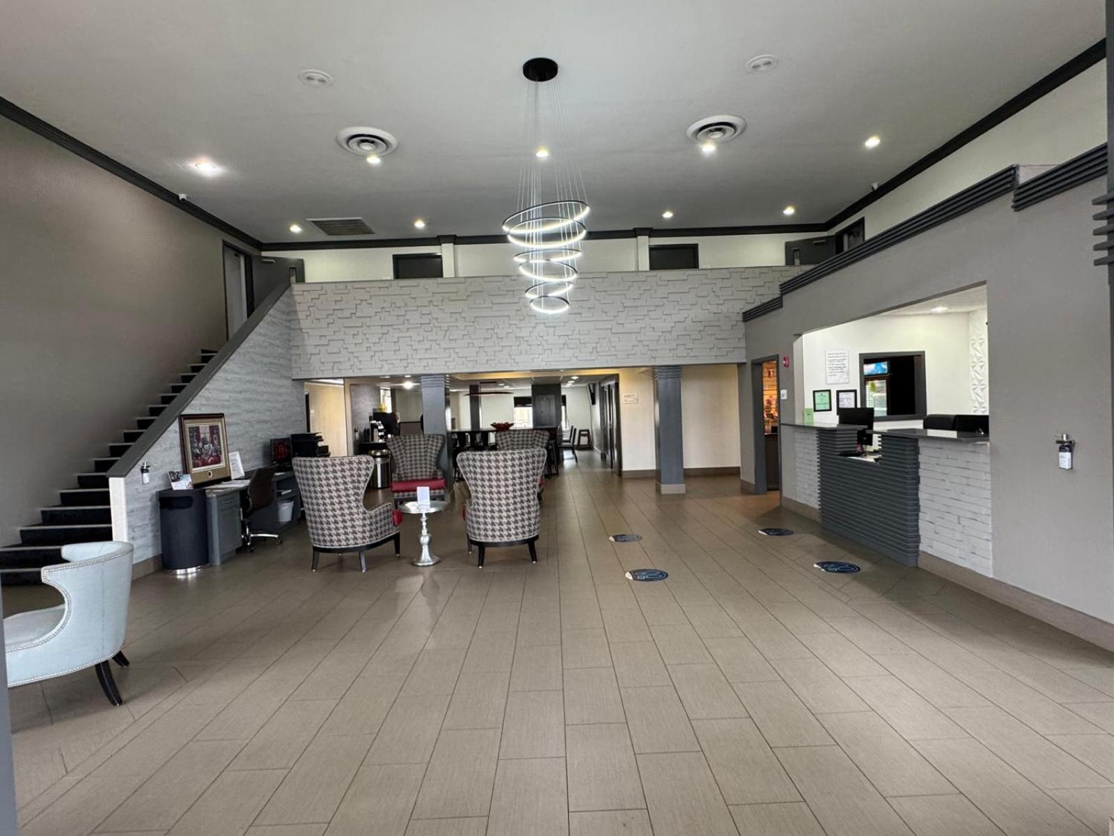 Hotel Ramada By Wyndham Tuscaloosa Esterno foto